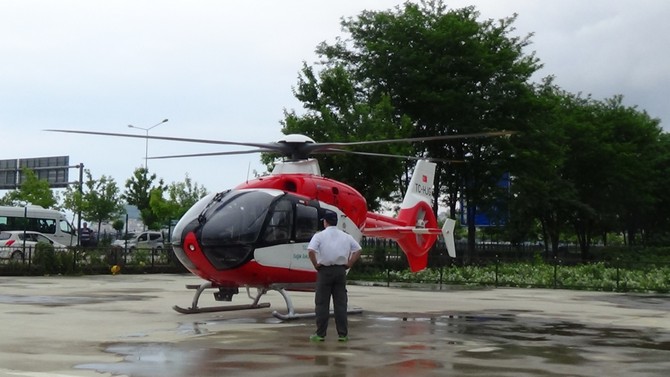 sac-tokasi-yutan-bebek-ambulans-helikopterle-giresundan-rizeye-sevk-edildi-(9).jpg