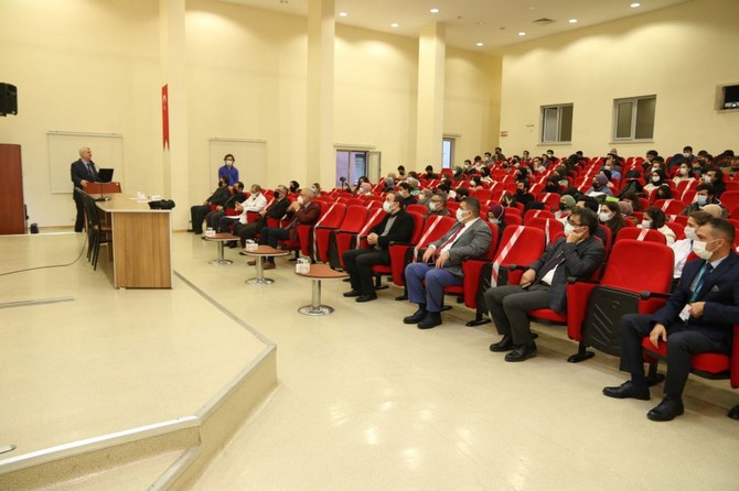 saglik-bilimleri-universitesi-rektoru-prof-dr-cevdet-erdol-rteude-konferans-verdi-8.jpg