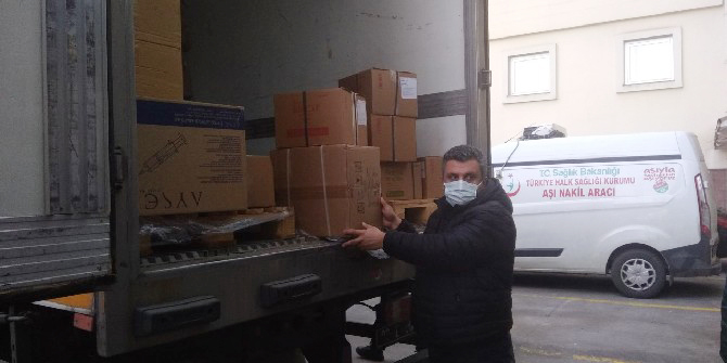 saglik-calisanlari-icin-koronavirusus-asisi-rize’ye-geldi-(6).jpg