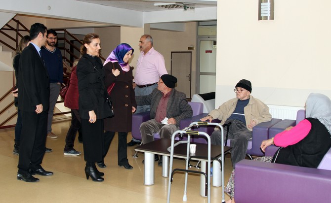 saglik-calisanlarindan-findikli-huzurevine-ziyaret-(3).jpg