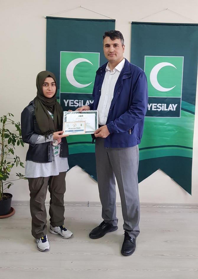 saglikli-nesil-saglikli-gelecek-yetenek-yarismasinda-dereceye-giren-ogrenciler-odullendirildi-(8).jpg