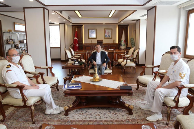 sahil-guvenlik-dogu-karadeniz-gurup-komutani-yarbay-dr.-murat-sezgin,-rize-valisi-kemal-ceber’i-ziyaret-etti.jpg