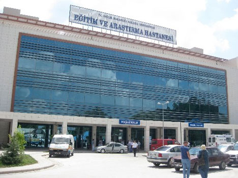 sakarya-egitim-ve-arastirma-hastanesi-uroloji-klinigi’nde,-isin-tedavisi-ve-kemoterapi-gormus-yumusak-doku-kanseri-olan-bir-hastanin-idrar-torbasi-basarili-bir-sekilde-alindi-3.jpg sakarya-egitim-ve-arastirma-hastanesi-uroloji-klinigi’nde,-isin-tedavisi-ve-kemoterapi-gormus-yumusak-doku-kanseri-olan-bir-hastanin-idrar-torbasi-basarili-bir-sekilde-alindi-3.jpg