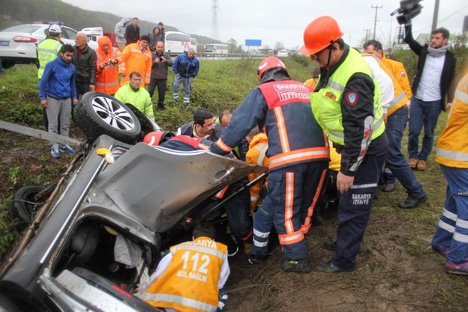 sakaryada-baba-ile-oglu-ayirmayan-kaza!-5.jpg sakaryada-baba-ile-oglu-ayirmayan-kaza!-5.jpg