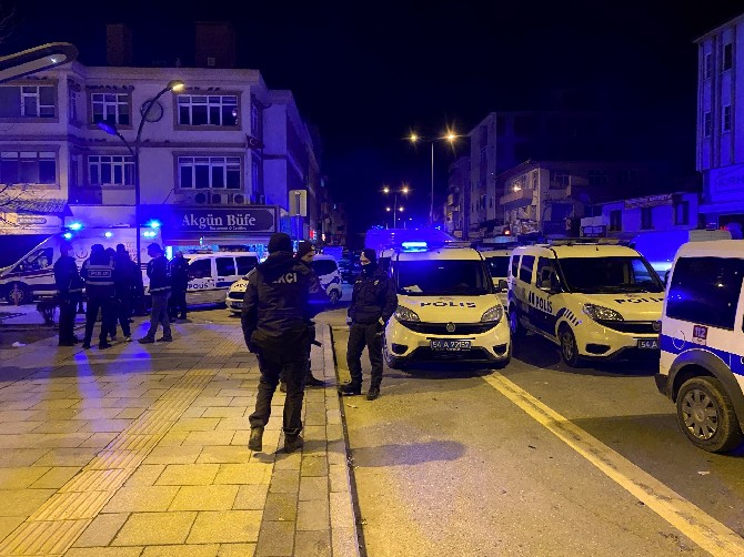 sakaryanin-erenler-ilcesinde-ortaligin-adeta-savasa-alanina-dondugu-dugun-salonunun-son-hali-olayin-buyuklugunu-bir-kez-daha-gozler-onune-serdi-11.jpg