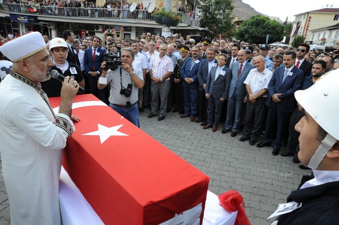 salih-huseyin-parca’nin-cenazesi-artvin’de-defnedildi-(10).jpg