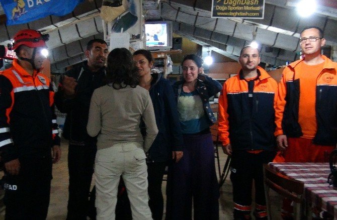 samistal-yaylasinda-sis-nedeni-ile-kaybolan-uc-turiste-ulasildi-001.jpg samistal-yaylasinda-sis-nedeni-ile-kaybolan-uc-turiste-ulasildi-001.jpg