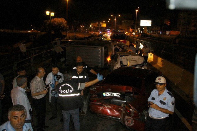 samsun’da-kazaya-mudahale-eden-polislere-minibus-carpti-4’u-polis-6-yarali-(10).jpg