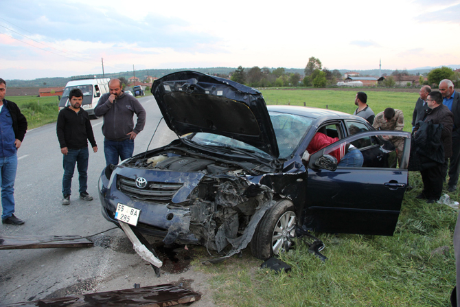 samsunda-iki-otomobil-carpisti-1-olu,-10-yarali-2.jpg