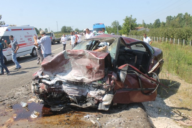 samsunda-iki-otomobil-carpisti-3-olu,-3-yarali-(1).jpg