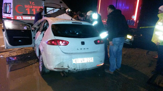 samsunda-tira-carpan-otomobildeki-3-universiteli-oldu-4.jpg samsunda-tira-carpan-otomobildeki-3-universiteli-oldu-4.jpg