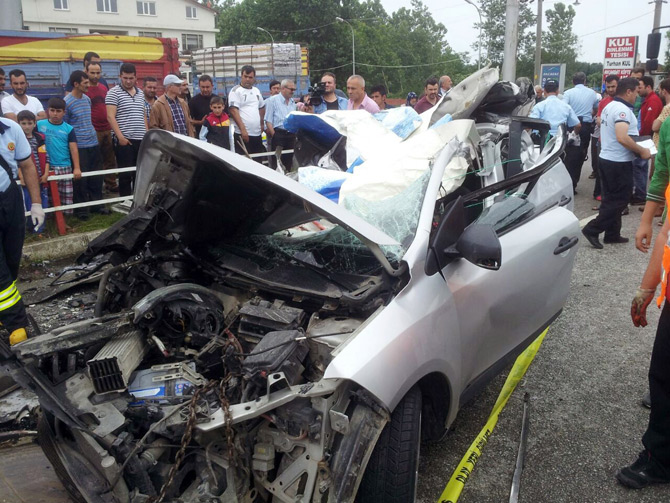 samsunda-trafik-kazasi-2-olu-1-yarali-2-001.jpg samsunda-trafik-kazasi-2-olu-1-yarali-2-001.jpg