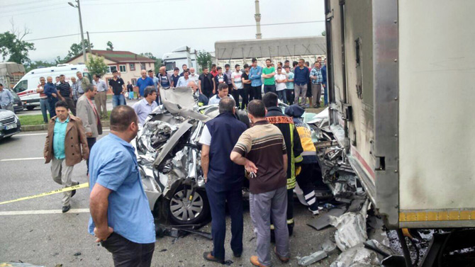 samsunda-trafik-kazasi-2-olu-1-yarali-3-001.jpg samsunda-trafik-kazasi-2-olu-1-yarali-3-001.jpg