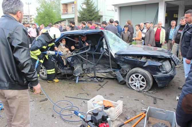 samsunda-trafik-kazasi-4-yarali-6.jpg samsunda-trafik-kazasi-4-yarali-6.jpg