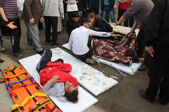 samsunda-trafik-kazasi-4-yarali-7.jpg samsunda-trafik-kazasi-4-yarali-7.jpg