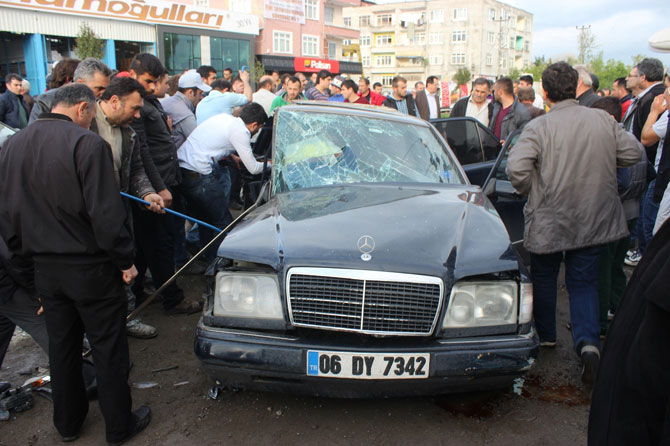 samsunda-trafik-kazasi-4-yarali-8.jpg samsunda-trafik-kazasi-4-yarali-8.jpg