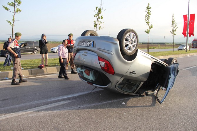 samsunda-trafik-kazasi-6-yarali-(1).jpg