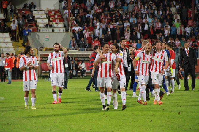 samsunspor-buyuk-avantaj-elde-etti-1.jpg samsunspor-buyuk-avantaj-elde-etti-1.jpg