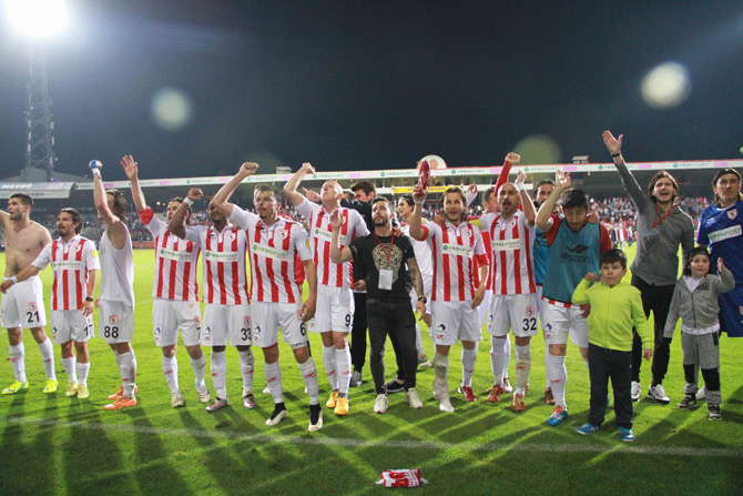 samsunspor-buyuk-avantaj-elde-etti-2.jpg samsunspor-buyuk-avantaj-elde-etti-2.jpg