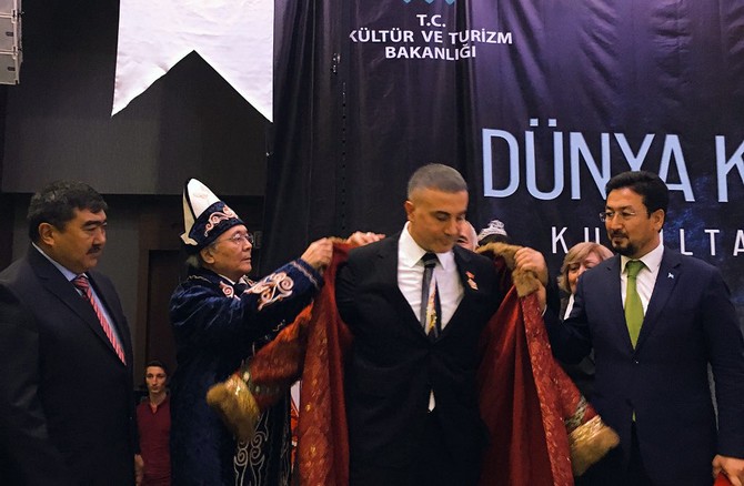 sedat-peker’e-“turk-dunyasi-hakan”i-unvani-verildi-(7).jpg