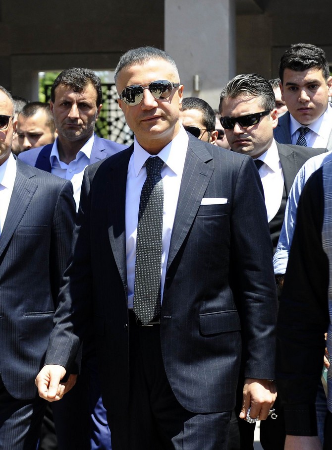 sedat-peker-sumer-tilmacin-cenaze-toreninde2.jpg