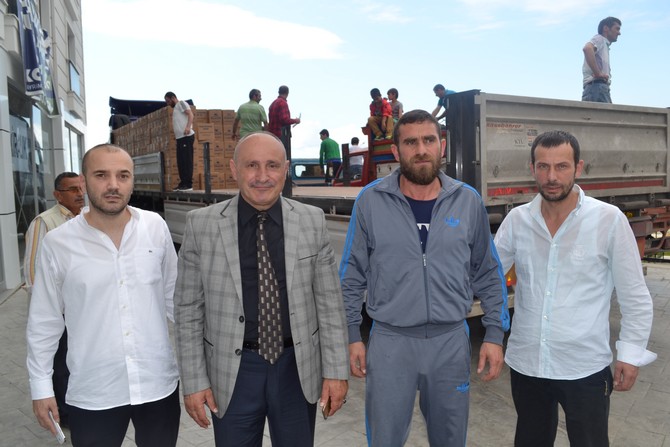 sedat-pekerden-rizede-4250-aileye-yardim-paketi-(8)-001.jpg