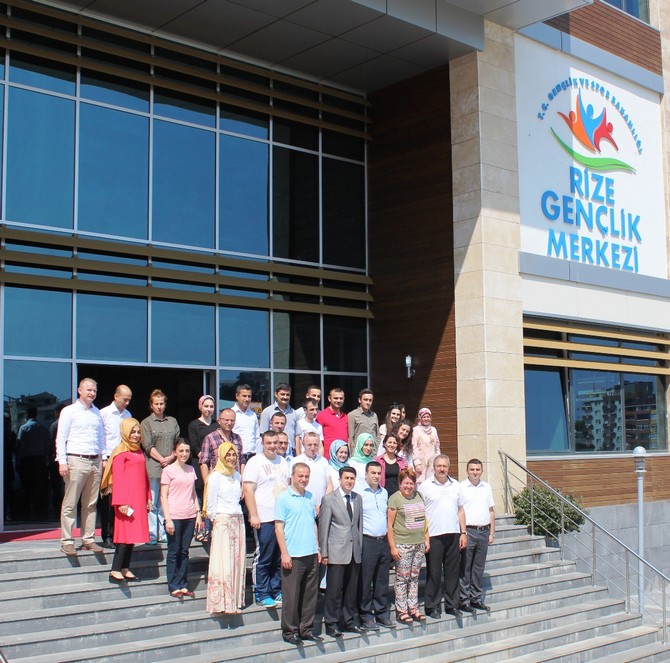 sefik-aygolden-rize-genclik-hizmetleri-ve-spor-il-mudurlugune-veda-ziyareti-(5).jpg