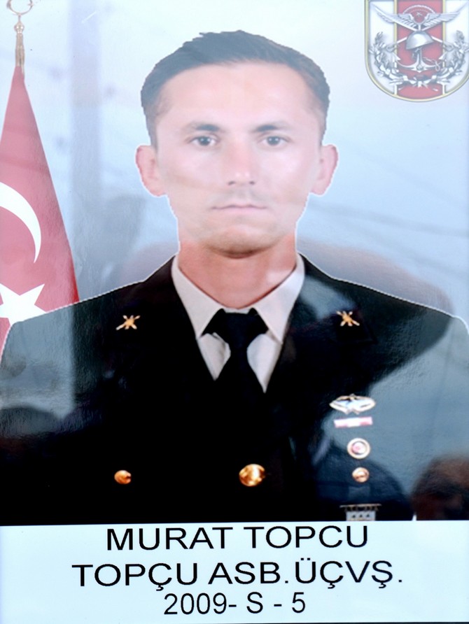 sehit-astsubay-murat-topcunun-cenazesi-giresun’da-topraga-verildi-(2).jpg
