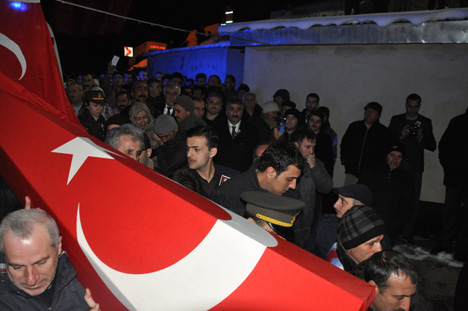 sehit-bascavus-halit-avcinin-cenazesi-trabzonda-10.jpg