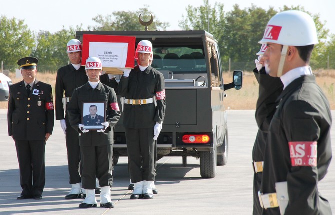 sehit-binbasi-ahmet-sonat-guzel-icin-toren-duzenlendi-(2).jpg