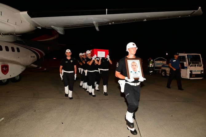 sehit-polis-akin-celebi’nin-naasi-trabzon’a-getirildi-(7).jpg