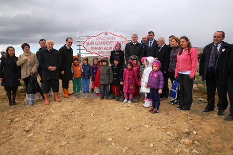 sehit-savci-kiraz-anisina-bayburt-universitesinde-hatira-ormani-olusturuldu--13.jpg sehit-savci-kiraz-anisina-bayburt-universitesinde-hatira-ormani-olusturuldu--13.jpg