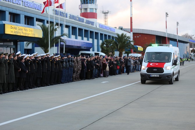 sehit-ugur-korkmaz’in-cenazesi-trabzon’a-getirildi-(7).jpg