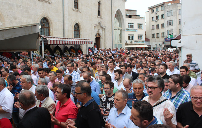 selim-sahin-5-yasindaki-cocuk-topraga-verildi4.jpg