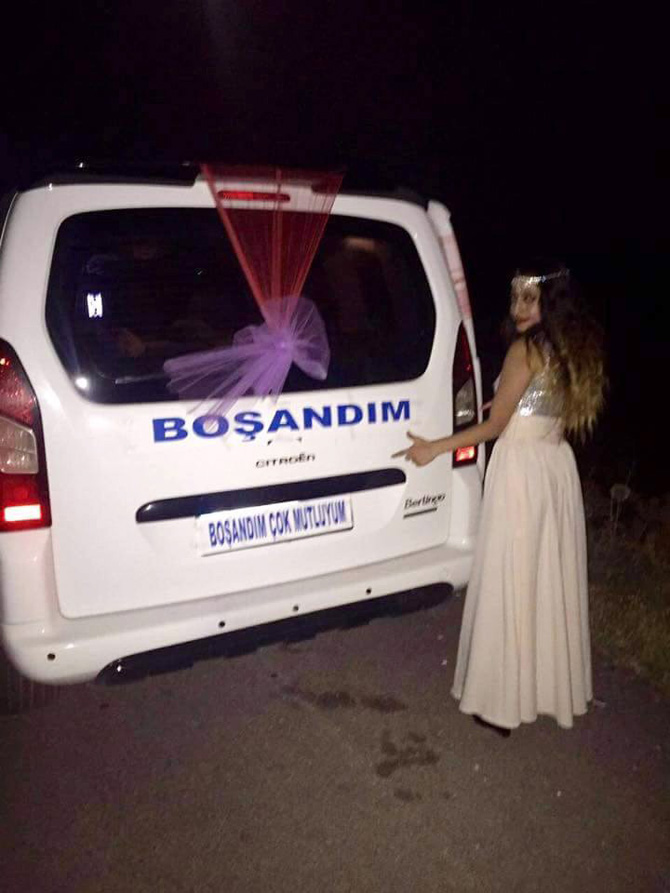 selvi-atas-bosanmayi-aracini-susleyerek-kutladi-3.jpg