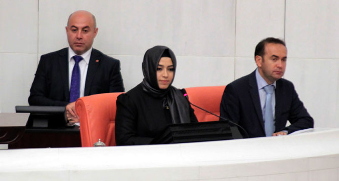 sena-nur-celik-meclis-tarihinde-bir-ilk.jpg sena-nur-celik-meclis-tarihinde-bir-ilk.jpg