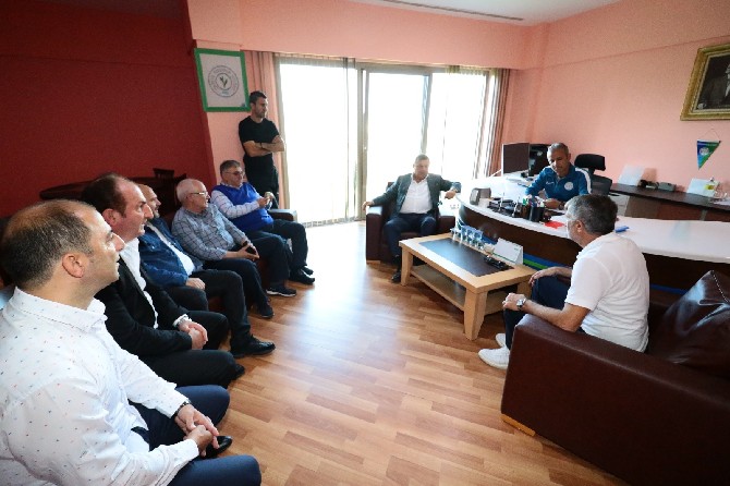 senol-gunesten-caykur-rizespor-kulubune-ziyaret-(8).jpg