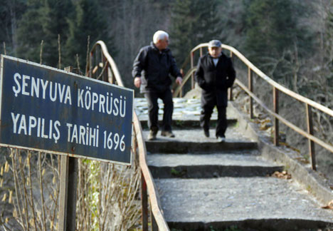 senyuva-koprusu-meksika-devlet-baskaninin-sordugu-rizedeki-o-kopru-1.jpg senyuva-koprusu-meksika-devlet-baskaninin-sordugu-rizedeki-o-kopru-1.jpg