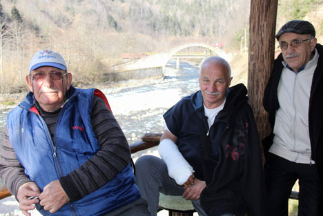 senyuva-koprusu-meksika-devlet-baskaninin-sordugu-rizedeki-o-kopru-2.jpg senyuva-koprusu-meksika-devlet-baskaninin-sordugu-rizedeki-o-kopru-2.jpg