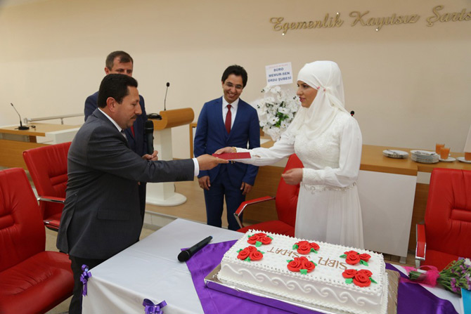 sibel-balin-sedat-tokus-valilikte-nikah.jpg
