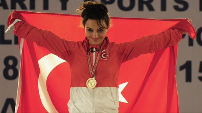 sibel-ozkan-konak-rizesporda-6.jpg