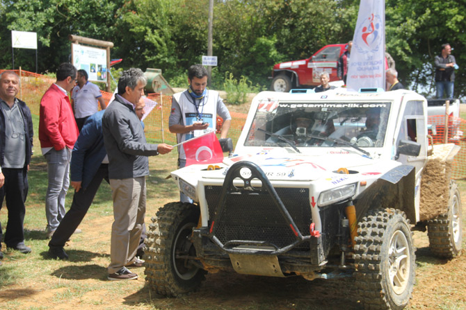 sinopta-off-road-sampiyonasi-orman-etabi-basladi1.jpg sinopta-off-road-sampiyonasi-orman-etabi-basladi1.jpg