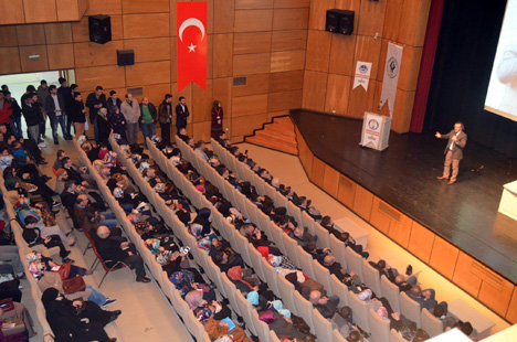 sitki-aslanhan-rize’de-konferans-verdi5.jpg