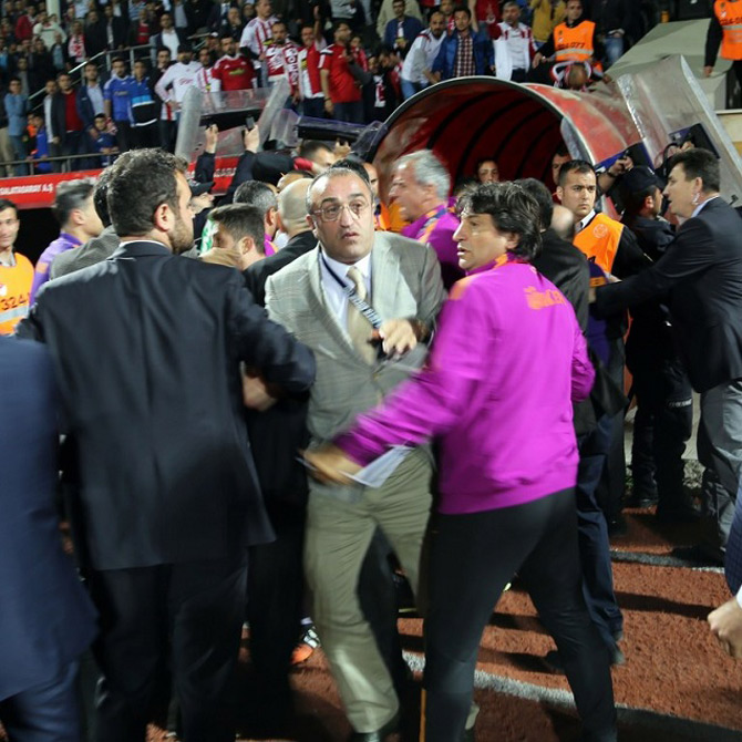 sivasspor-galatasaray-maci-sonrasi-olay3.jpg