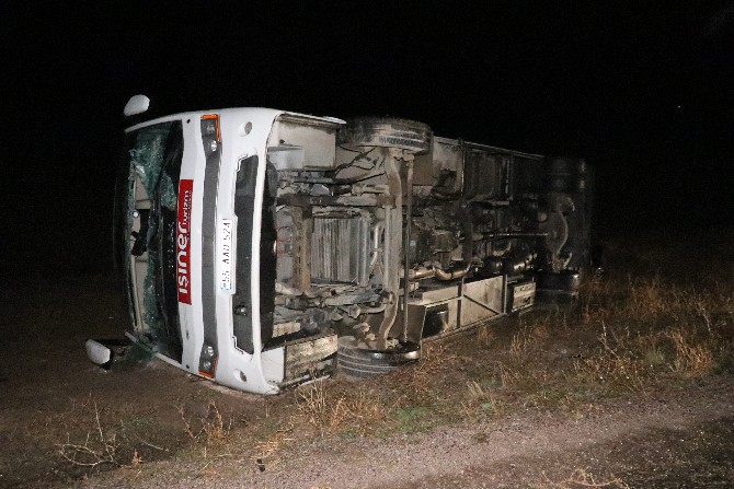 sivasta-tur-midibusunun-devrilmesi-sonucu-1-kisi-oldu-24-kisi-yaralandi-3.jpg