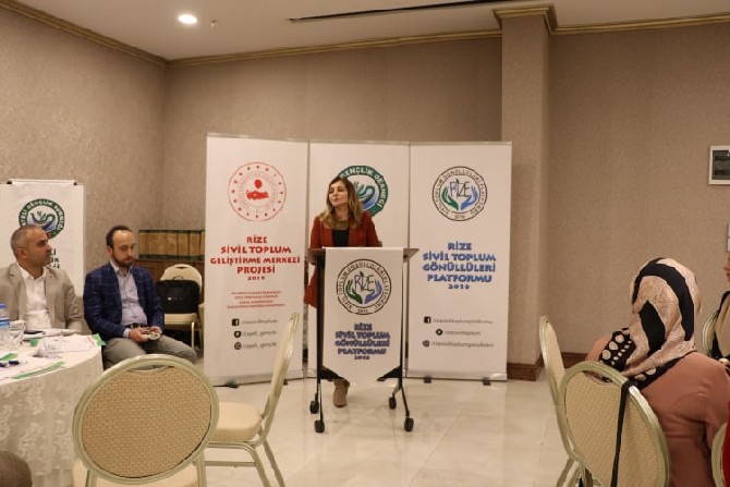 sivil-toplumda-kadin-temali-calistay-rize’de-gerceklesti-(8).jpg