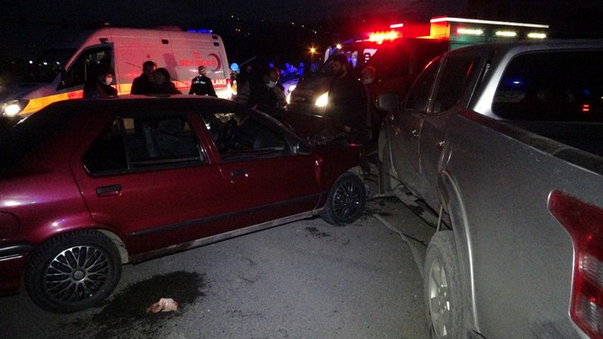 sokaga-cikma-kisitlamasinin-oldugu-trabzon’da-trafik-kazasi-3-yarali-(3).jpg