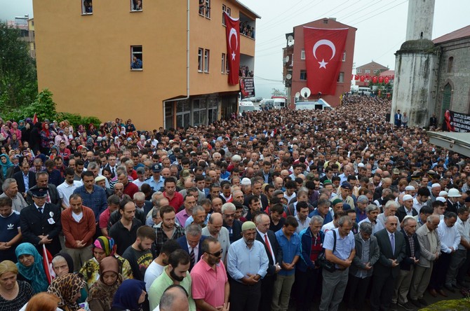 soner-yildirim-sirnakta-sehit-olan-polis-memuruna-son-gorev-(12).jpg