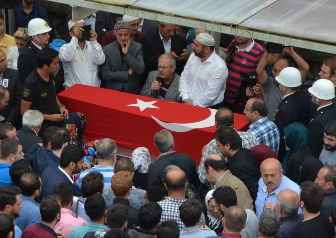soner-yildirim-sirnakta-sehit-olan-polis-memuruna-son-gorev-(8).jpg