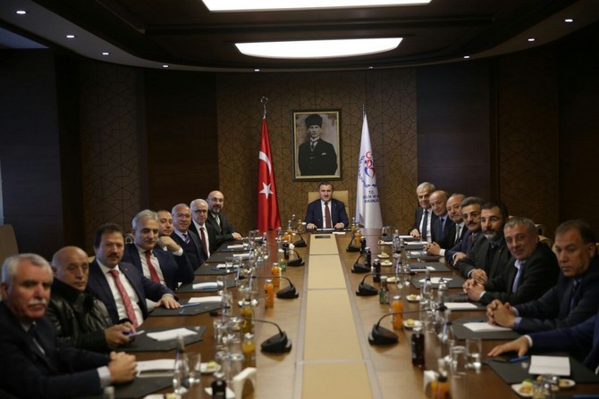 spor-bakani-bak,-tff-1.lig-kulup-baskanlari-kabul-etti-(1).jpg